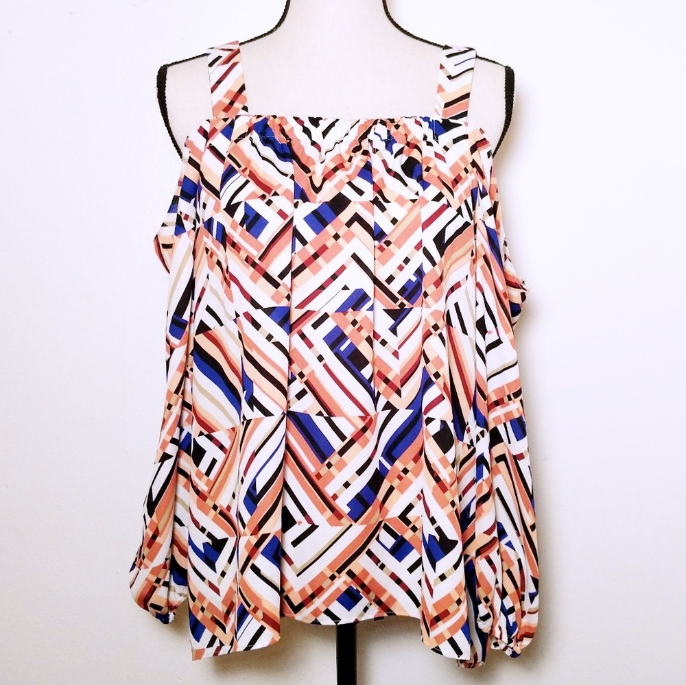 NWT Vince Camuto Cold Shoulder Top